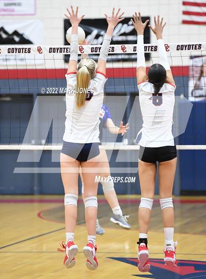 Thumbnail 3 in Centennial vs. Westview - AIA 5A Play-In photogallery.