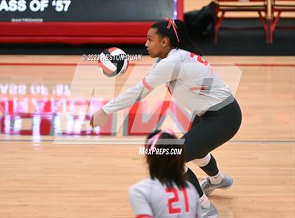 Thumbnail 3 in Sierra Canyon @ Mater Dei (CIF-SS D1 Semi-Final) photogallery.