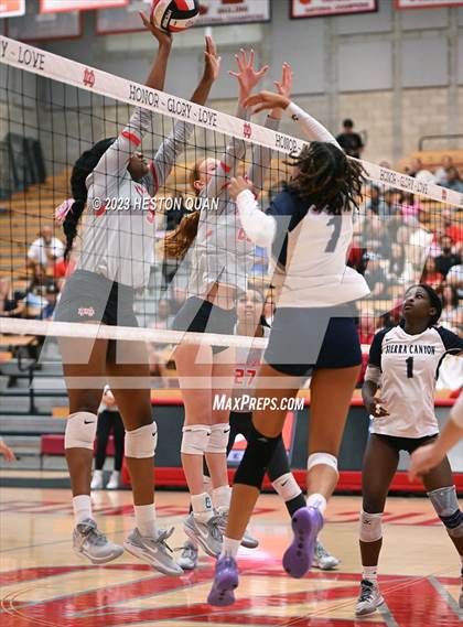 Thumbnail 2 in Sierra Canyon @ Mater Dei (CIF-SS D1 Semi-Final) photogallery.