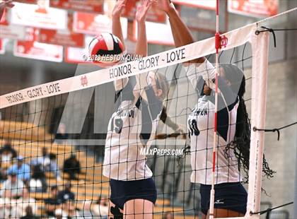 Thumbnail 2 in Sierra Canyon @ Mater Dei (CIF-SS D1 Semi-Final) photogallery.