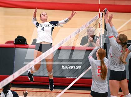 Thumbnail 3 in Sierra Canyon @ Mater Dei (CIF-SS D1 Semi-Final) photogallery.