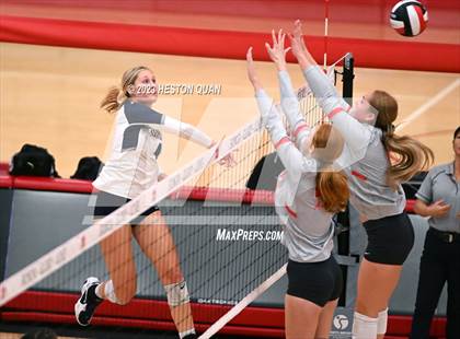 Thumbnail 2 in Sierra Canyon @ Mater Dei (CIF-SS D1 Semi-Final) photogallery.
