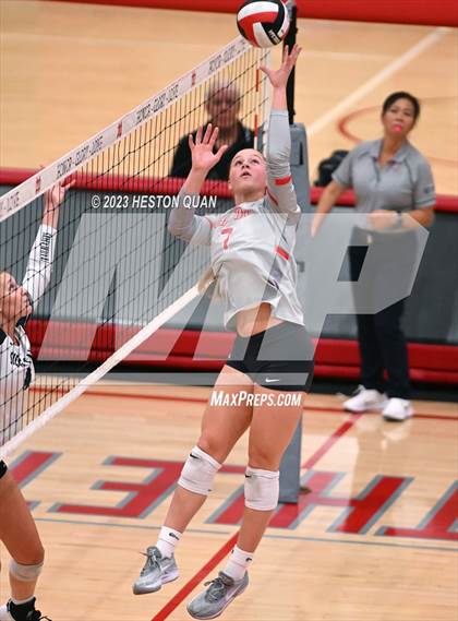 Thumbnail 2 in Sierra Canyon @ Mater Dei (CIF-SS D1 Semi-Final) photogallery.