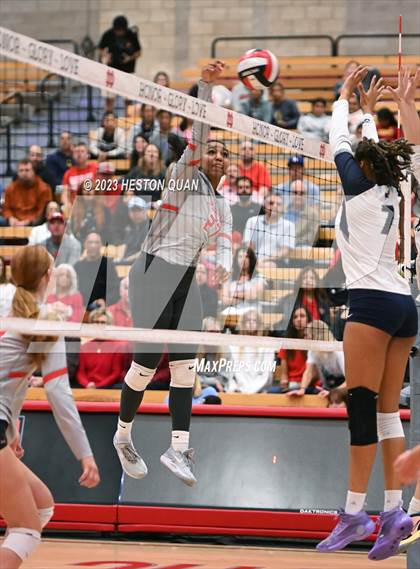 Thumbnail 2 in Sierra Canyon @ Mater Dei (CIF-SS D1 Semi-Final) photogallery.