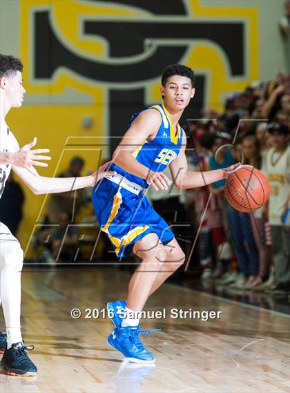 Thumbnail 2 in Saint Francis vs. Serra photogallery.