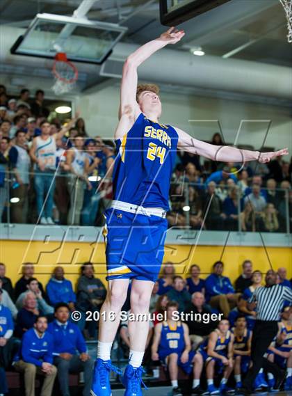 Thumbnail 2 in Saint Francis vs. Serra photogallery.