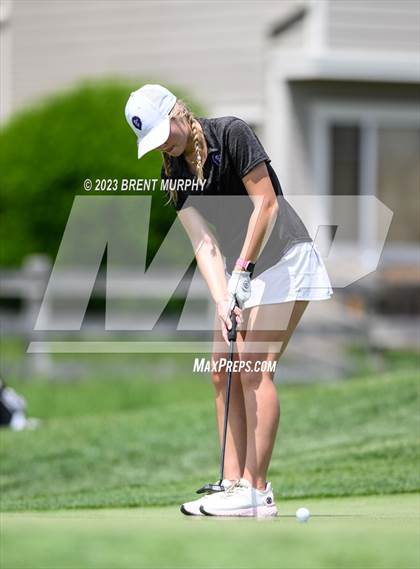 Thumbnail 1 in CHSAA 4A State Championship - Day 1 photogallery.