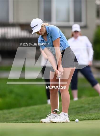 Thumbnail 3 in CHSAA 4A State Championship - Day 1 photogallery.