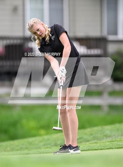 Thumbnail 1 in CHSAA 4A State Championship - Day 1 photogallery.
