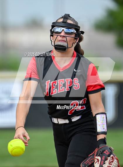 Thumbnail 1 in South Webster vs Dawson-Bryant (OHSAA Division VI District Semifinal) photogallery.