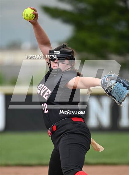 Thumbnail 3 in South Webster vs Dawson-Bryant (OHSAA Division VI District Semifinal) photogallery.
