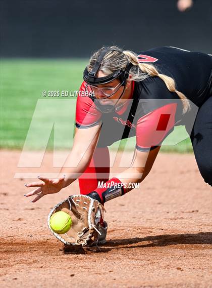 Thumbnail 1 in South Webster vs Dawson-Bryant (OHSAA Division VI District Semifinal) photogallery.