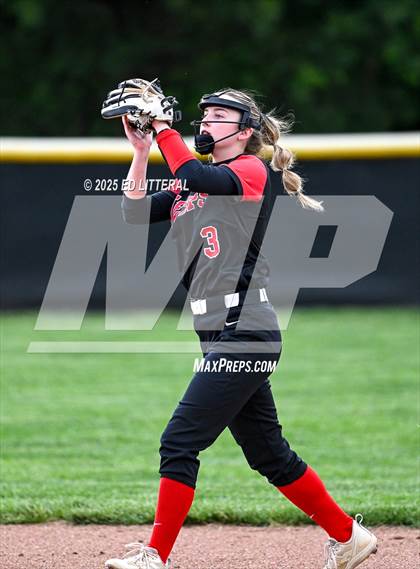 Thumbnail 3 in South Webster vs Dawson-Bryant (OHSAA Division VI District Semifinal) photogallery.