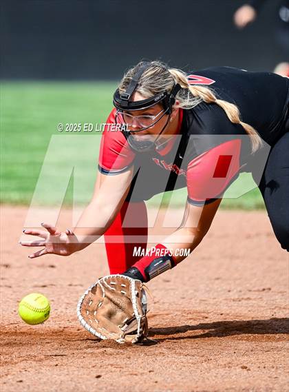 Thumbnail 3 in South Webster vs Dawson-Bryant (OHSAA Division VI District Semifinal) photogallery.