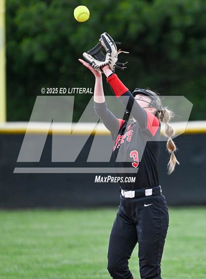 Thumbnail 1 in South Webster vs Dawson-Bryant (OHSAA Division VI District Semifinal) photogallery.