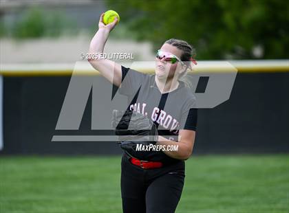 Thumbnail 3 in South Webster vs Dawson-Bryant (OHSAA Division VI District Semifinal) photogallery.