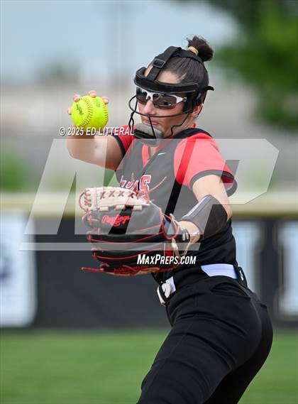 Thumbnail 3 in South Webster vs Dawson-Bryant (OHSAA Division VI District Semifinal) photogallery.