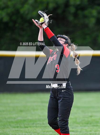Thumbnail 2 in South Webster vs Dawson-Bryant (OHSAA Division VI District Semifinal) photogallery.