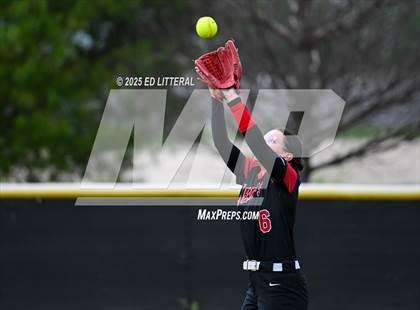 Thumbnail 3 in South Webster vs Dawson-Bryant (OHSAA Division VI District Semifinal) photogallery.