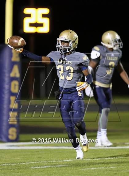 Thumbnail 1 in Independence vs Hendersonville (TSSAA 5A Second Round) photogallery.