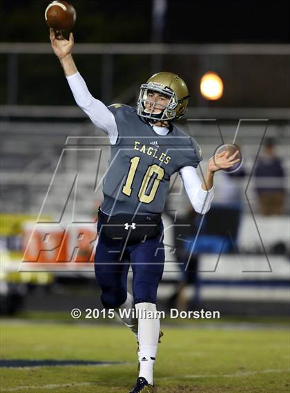 Thumbnail 2 in Independence vs Hendersonville (TSSAA 5A Second Round) photogallery.