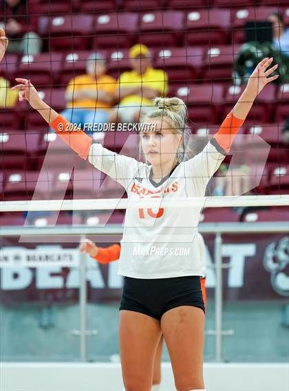 Thumbnail 3 in Collinsville vs. Pilot Point (Hwy 75 Volleyfest) photogallery.