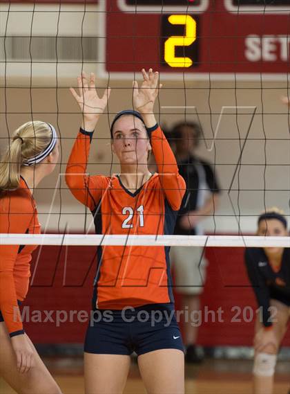 Thumbnail 3 in Carson vs. Cardinal Gibbons (NCHSAA 3A Final) photogallery.