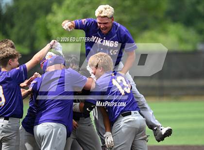 Thumbnail 3 in South Webster vs Leipsic (OHSAA Division VII Semifinal) photogallery.