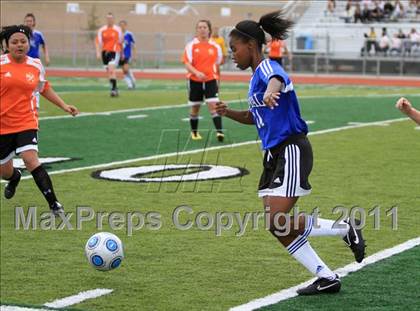 Thumbnail 3 in Mesa Verde vs Capital Christian (River City Tournament) photogallery.
