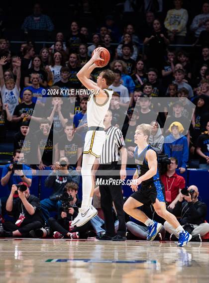 Thumbnail 3 in Archbishop Alter vs. Maysville (OHSAA Division II Final) photogallery.