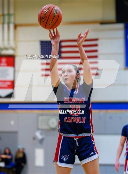 Thumbnail 2 in Kennedy Catholic @ Liberty photogallery.