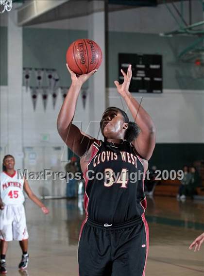 Thumbnail 2 in St. Mary's vs. Clovis West (West Coast Jamboree) photogallery.