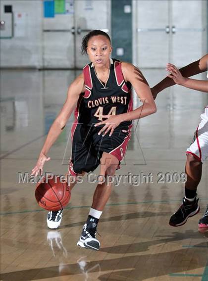 Thumbnail 2 in St. Mary's vs. Clovis West (West Coast Jamboree) photogallery.