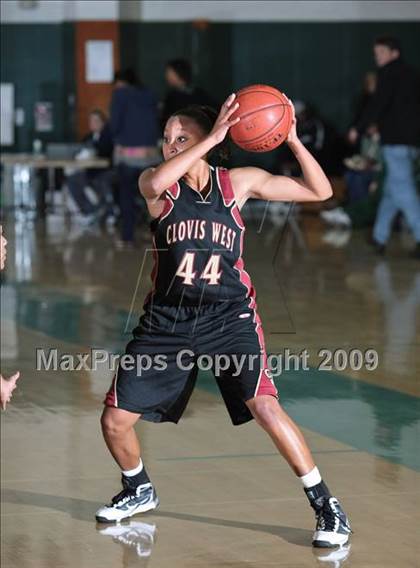 Thumbnail 3 in St. Mary's vs. Clovis West (West Coast Jamboree) photogallery.