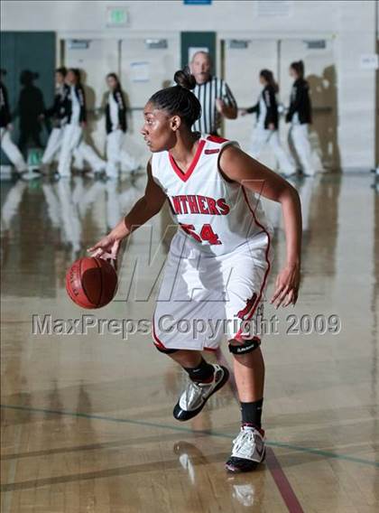 Thumbnail 2 in St. Mary's vs. Clovis West (West Coast Jamboree) photogallery.
