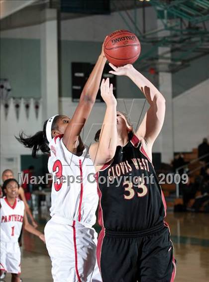 Thumbnail 2 in St. Mary's vs. Clovis West (West Coast Jamboree) photogallery.