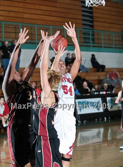 Thumbnail 3 in St. Mary's vs. Clovis West (West Coast Jamboree) photogallery.