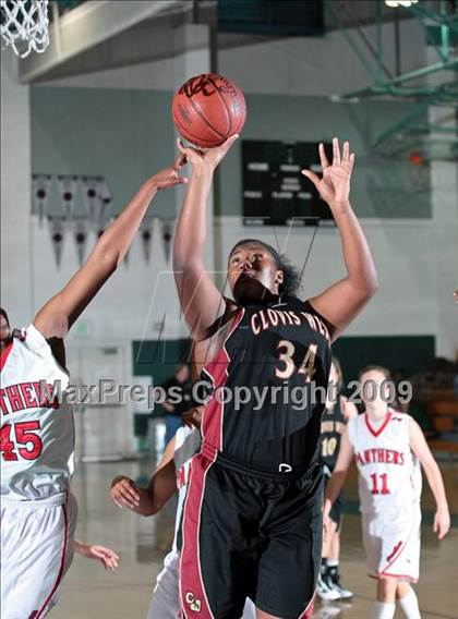 Thumbnail 2 in St. Mary's vs. Clovis West (West Coast Jamboree) photogallery.