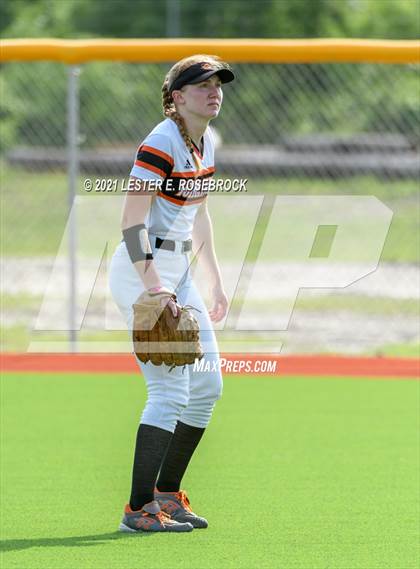 Thumbnail 2 in Schulenburg vs. Three Rivers (UIL 2A Area Playoffs) photogallery.