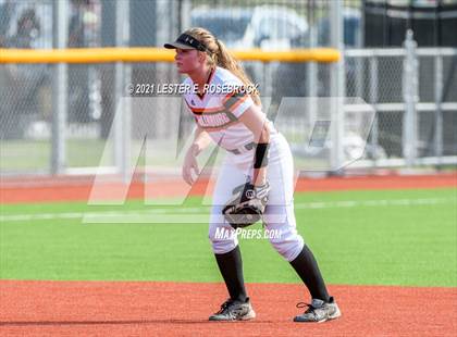 Thumbnail 1 in Schulenburg vs. Three Rivers (UIL 2A Area Playoffs) photogallery.