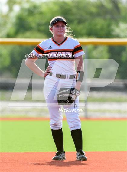 Thumbnail 1 in Schulenburg vs. Three Rivers (UIL 2A Area Playoffs) photogallery.