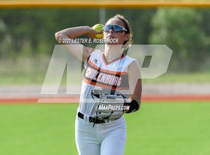 Thumbnail 3 in Schulenburg vs. Three Rivers (UIL 2A Area Playoffs) photogallery.