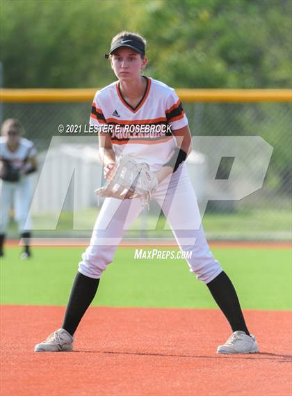 Thumbnail 1 in Schulenburg vs. Three Rivers (UIL 2A Area Playoffs) photogallery.