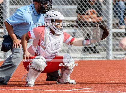 Thumbnail 2 in Schulenburg vs. Three Rivers (UIL 2A Area Playoffs) photogallery.