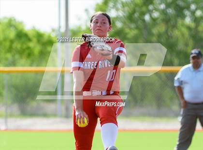 Thumbnail 2 in Schulenburg vs. Three Rivers (UIL 2A Area Playoffs) photogallery.