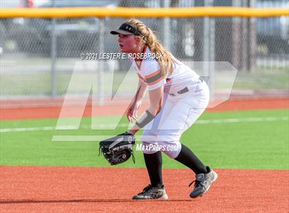 Thumbnail 3 in Schulenburg vs. Three Rivers (UIL 2A Area Playoffs) photogallery.
