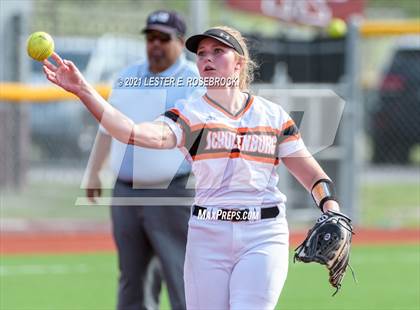 Thumbnail 2 in Schulenburg vs. Three Rivers (UIL 2A Area Playoffs) photogallery.