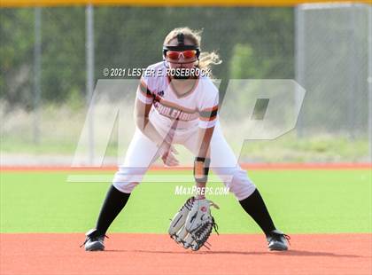 Thumbnail 2 in Schulenburg vs. Three Rivers (UIL 2A Area Playoffs) photogallery.