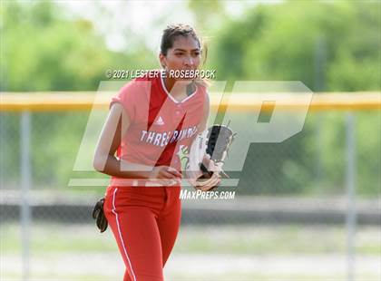 Thumbnail 2 in Schulenburg vs. Three Rivers (UIL 2A Area Playoffs) photogallery.