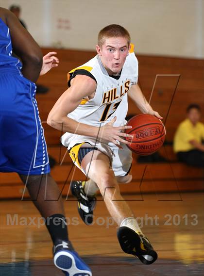 Thumbnail 3 in La Mirada vs. Sunny Hills (Blue Pride Classic) photogallery.